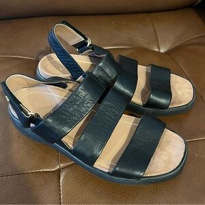 Vionic Black Leather Triple-Strap Slingback Sandals Size 6